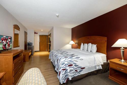 Fulton Hotel | Fulton Hotel - Oswego Riverfront