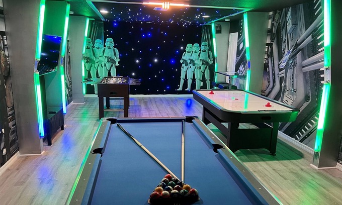 Four Corners House | FUN! 2 Theaters, Game Rm, Themed BRs & Pool/Spa