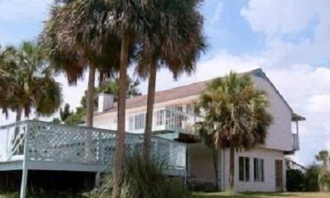 Alligator Point House | Fun Beach House With Pool