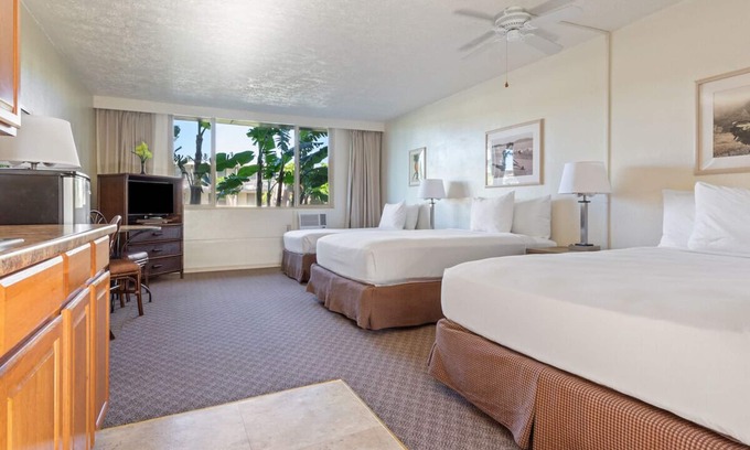 Kahului Hotel | Fun for the Whole Family! 3 Poolside Units, Minutes to Iao Valley State Park!