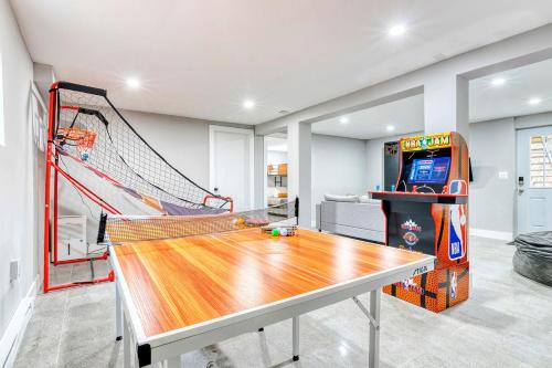 Long Pond House | FUN HOME 4 endless ENJOYMENT with Game Room & Hot Tub