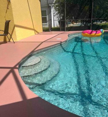 West Kissimmee House | Fun, King Bed Suite, Queen Bed Suite, with Fast WiFi an Free Parking