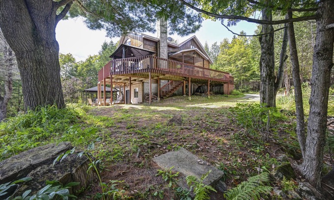 Wentworth-Nord Ski Chalet | Fun On The Lake - Wentworth-Nord, Quebec, Canada