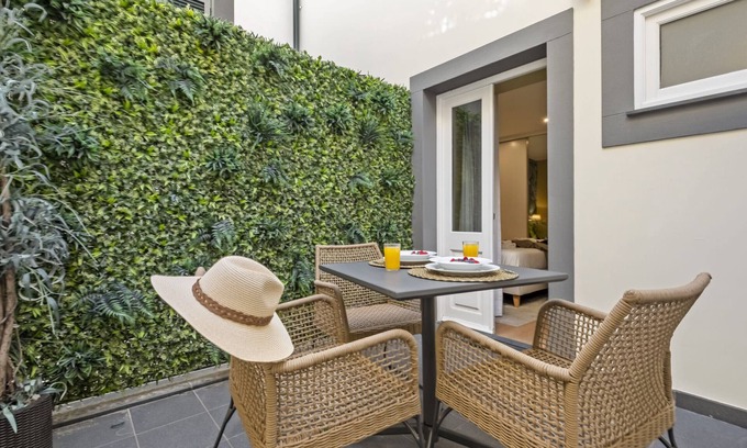 Se Apartment | Funchal Tropical - Hurricane Plant by Madeira Sun