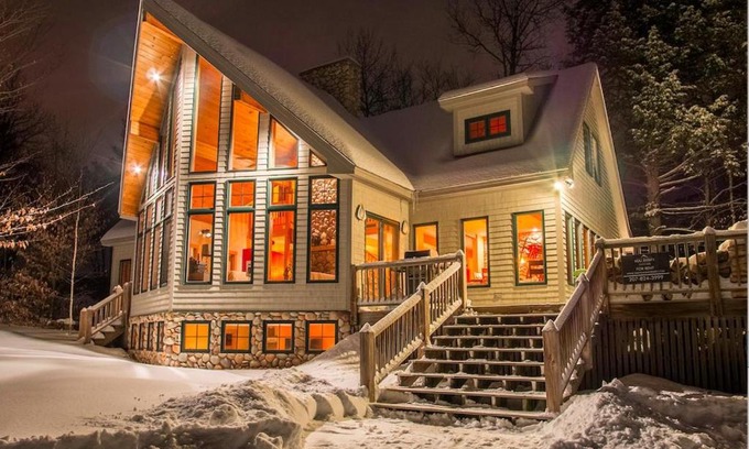 Sunday River Area Ski Chalet | FUNHOUSE On Mountain Sunday River Ski House