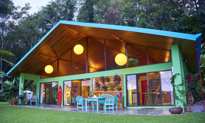 Lagunas de Baru House | Funky Jungalow with Ocean View! 10min to Beach!