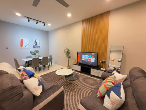 Kuantan House | FunkyVila6 14Pax 4BR Near188Tower, HTTA, Airport
