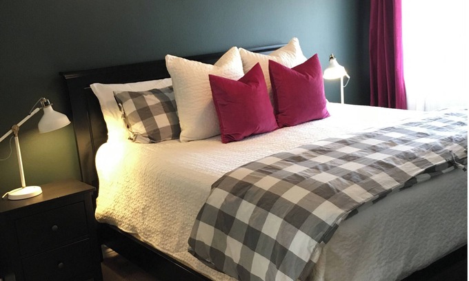 Hermosa Village Condo | Funtierland + Arendelle + Walk to Disneyland + Nursery + Pool