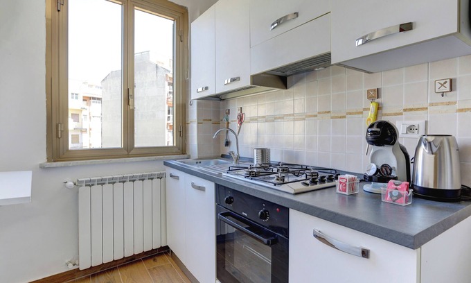 San Giovanni Apartment | Furio Camillo Studio - Metro A - Netflix