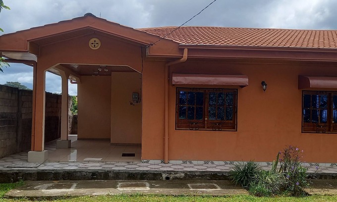 Ebolowa Apartment | Furnished 2 bedroom apartment Barrière, parking downtown ebolowa.