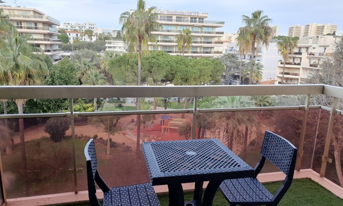 Juan-les-Pins Apartment | Furnished 2-room apartment in the center of JUAN LES PINS with private parking.
