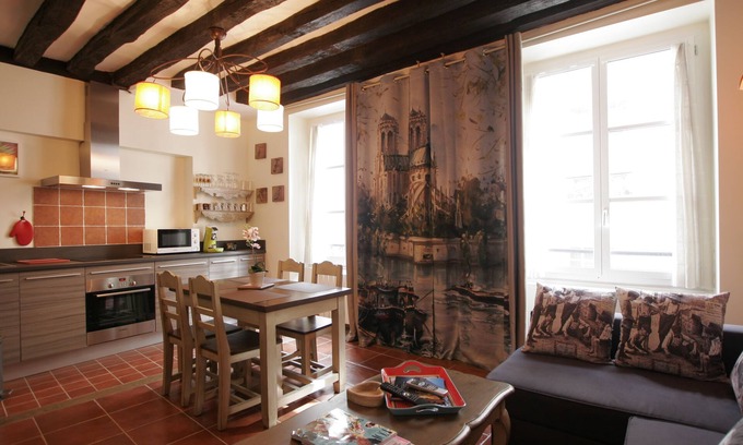 Sorbonne Apartment | Furnished 2-room apartment in the heart of the Latin Quarter, Paris