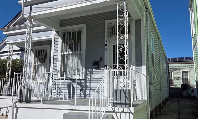 Lower Garden District House | Furnished 2BR/1BA Lower Garden District Home – Washer/Dryer, Kitchen, Sleeps 8