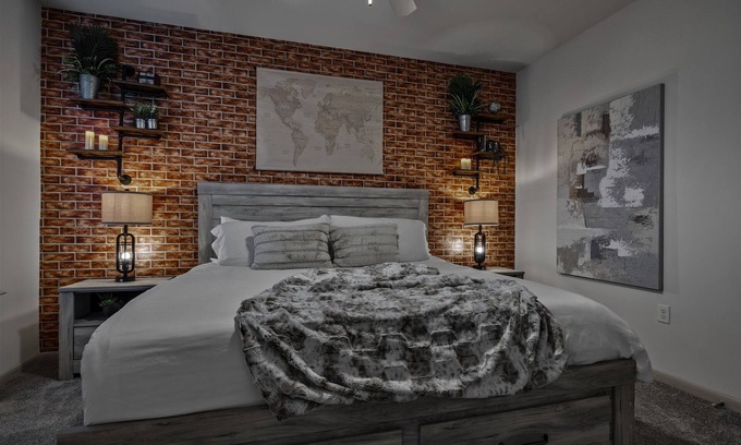 Downtown Decatur Apartment | Furnished 2BR Atlanta Loft for Professionals | Rooftop Lounge & Pool Access