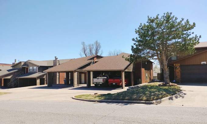 Lawton Apartment | furnished and comfy1 bedroom apartment.near Fort Sill and highway 62