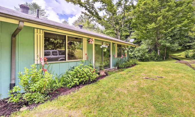 Frank House | Furnished Deck + Home Gym: Bakersville Retreat!