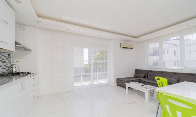 Eski Lara Apartment | Furnished Flat w Balcony 2 min to Beach in Antalya