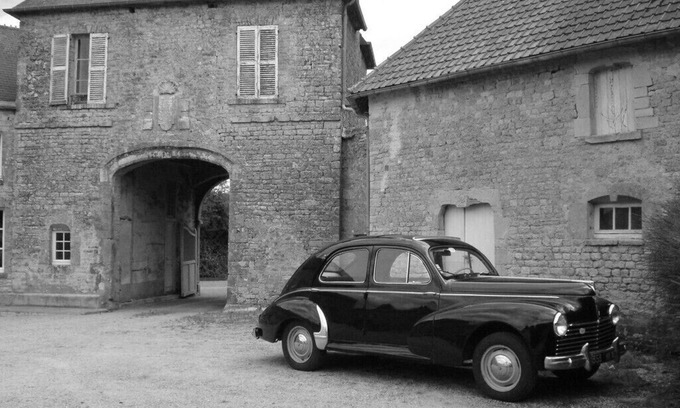 Sainte-Marie-du-Mont Cottage | Furnished farmhouse, 16th-century Norman manor house, (sleeps 2 to 7).
