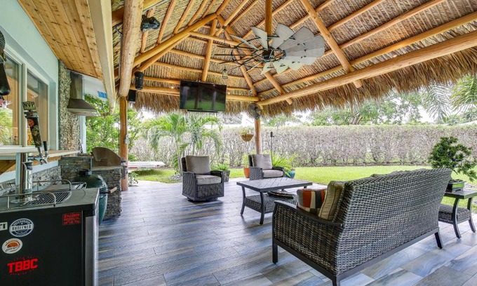 Lighthouse Point House | Furnished Patio and Gas Grill Deerfield Beach Home