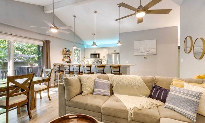 Osage Beach House | Furnished Patio: Home in Tan Tar A Estates