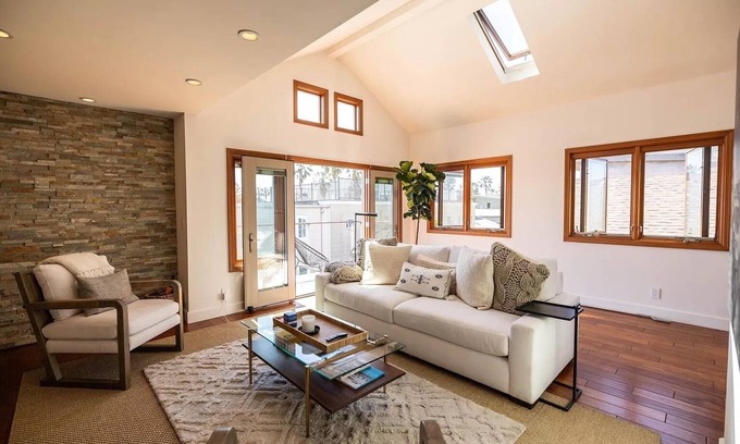 Playa Del Rey House | Furnished Playa Del Rey house, ocean views crown three levels in perfect harmony