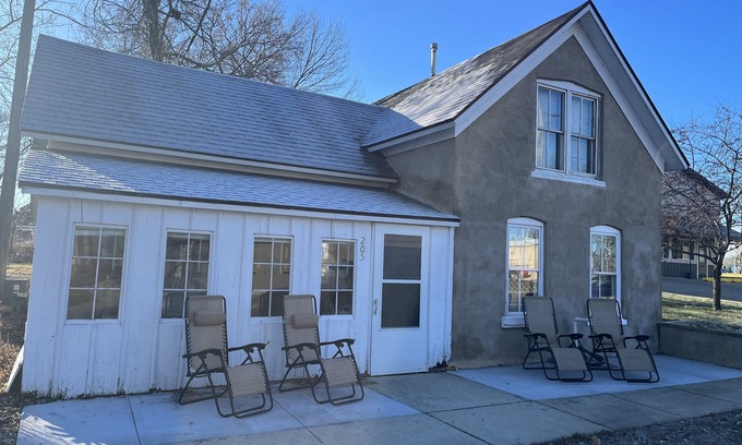 Elysian House | Furnished Rental: Everything included, MONTHLY Available, Fast INTERNET, MAIN St