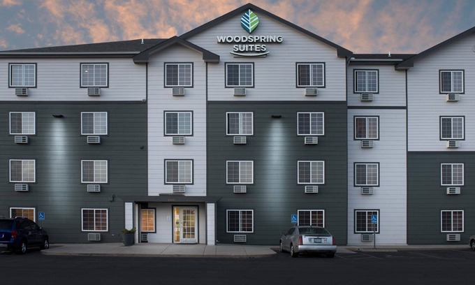 Greenwich Apartment | Furnished Studio in North Wichita