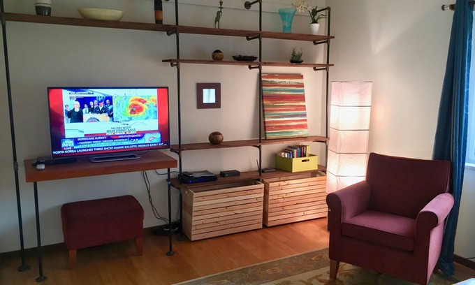 Kingfield House | Furnished Townhouse W/Garage - By Lake Harriet - Best Location Ever!