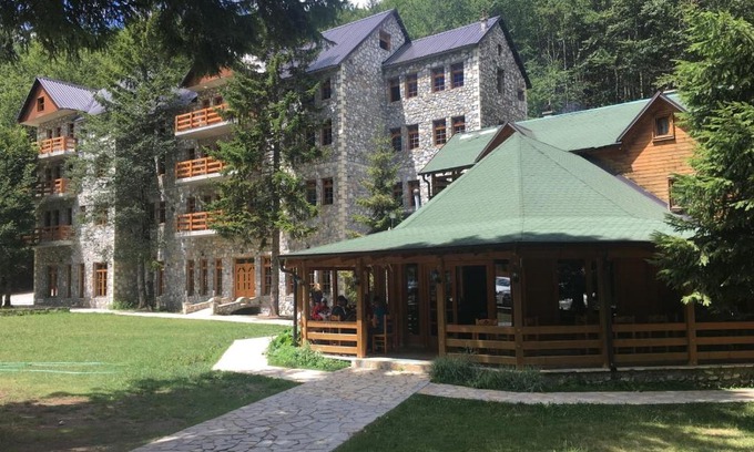 Valbone Hotel | Fusha e Gjes Hotel