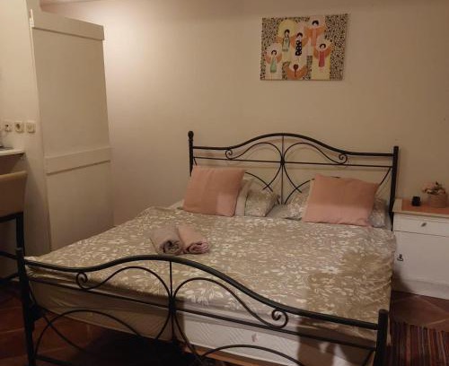 Old Town Apartment | Fyaka