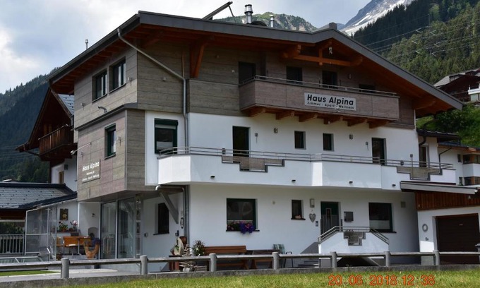 Sankt Anton am Arlberg House | Gästehaus Alpina
