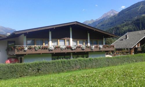 Finkenberg House | Gästehaus Eberl - Rita