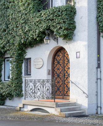 Biederstein Hotel | Gästehaus Englischer Garten