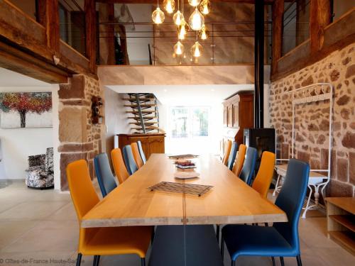Ternuay-Melay-et-Saint-Hilaire House | Gîte des Prary - Chalet en Forêt pour 12 Pers. - FR-1-583-470
