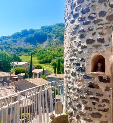 Aubignas House | Gîte ღ La tour du Château ღ