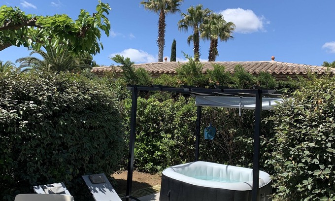 Servian Apartment | Gîte 50 m2 Pour 4 Pers sur 100 m2 Jardin Privé Avec SPA de mai a Septembre