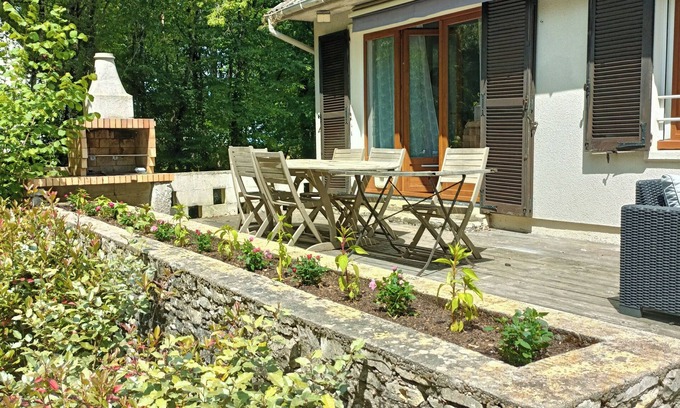Plaimpied-Givaudins House | Gîte 9 persons La Maison du Bois, 10 minutes A71, 10 minutes Bourges