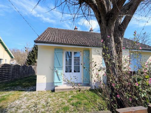 Ceaulmont House | Gîte au bord de la Creuse avec parking privé à Ceaulmont - FR-1-591-736