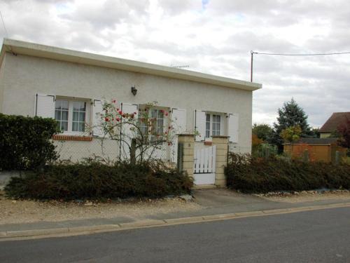 Huisseau-sur-Cosson House | Gîte au cœur des châteaux de la Loire, jardin privé, garage, 2 chambres, proche Chambord et Beauval - FR-1-491-435