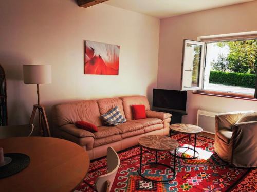 Beaumont-sur-Leze Apartment | Gîte au coeur d'un domaine viticole