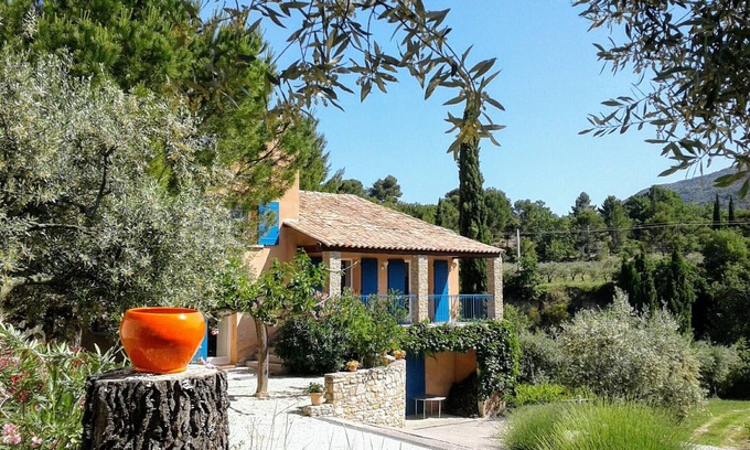 Mirabel-aux-Baronnies House | Gîte Bleu among olive trees