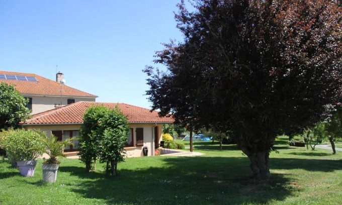 Saint-Jean-le-Comtal House | Gîte Cap D'aouba