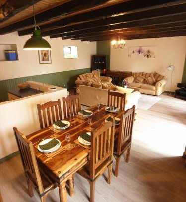 Les Champs-Geraux House | Gîte Cerise - Les Gîtes de la Lohuas