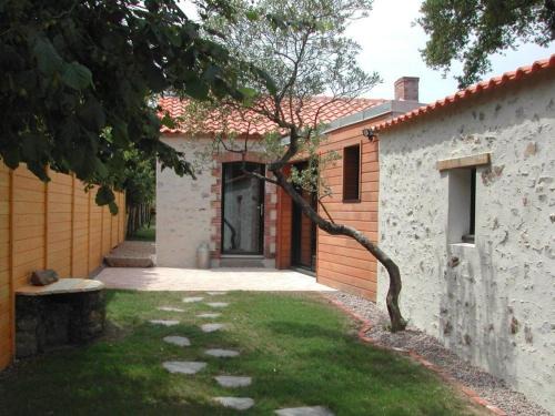 Saint-Brevin-les-Pins House | Gîte Charmant avec Jardin, Proche Plages, Wifi et Activités en Famille! - FR-1-306-1031