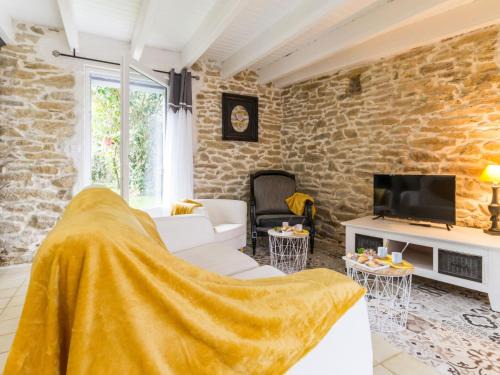 Saint-Lyphard House | Gîte Charmant en Brière: Proche Guérande, Jardin Privé, 2 Chambres - FR-1-306-941
