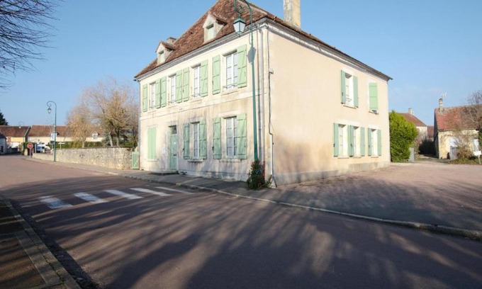 Sainpuits House | Gîte communal 150