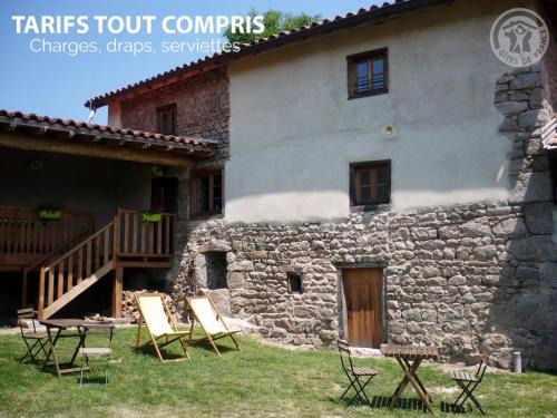 Palogneux House | Gîte cosy avec poêle à bois, terrasse, et jardin - Proche station ski et activités nature - FR-1-496-92
