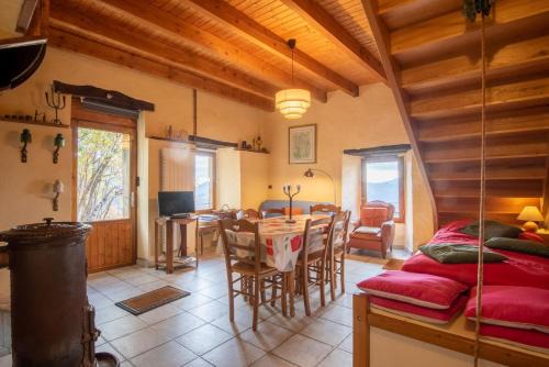 Gluiras House | Gîte de Chapelèche Les Genêts 7 pl