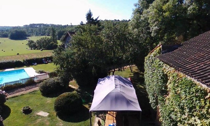 Veyrines-de-Vergt Cottage | Gîte de Charme, Salles de Jeu, de Billard, de Ping, de Sport, Piscine, 6chambres