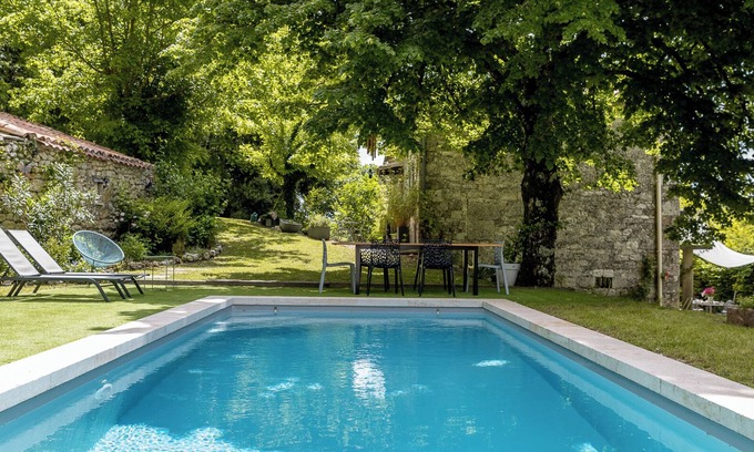 Belveze House | Gîte de Charme à la Campagne, Piscine, Idéal Famille Pour Sejour Calme et Nature